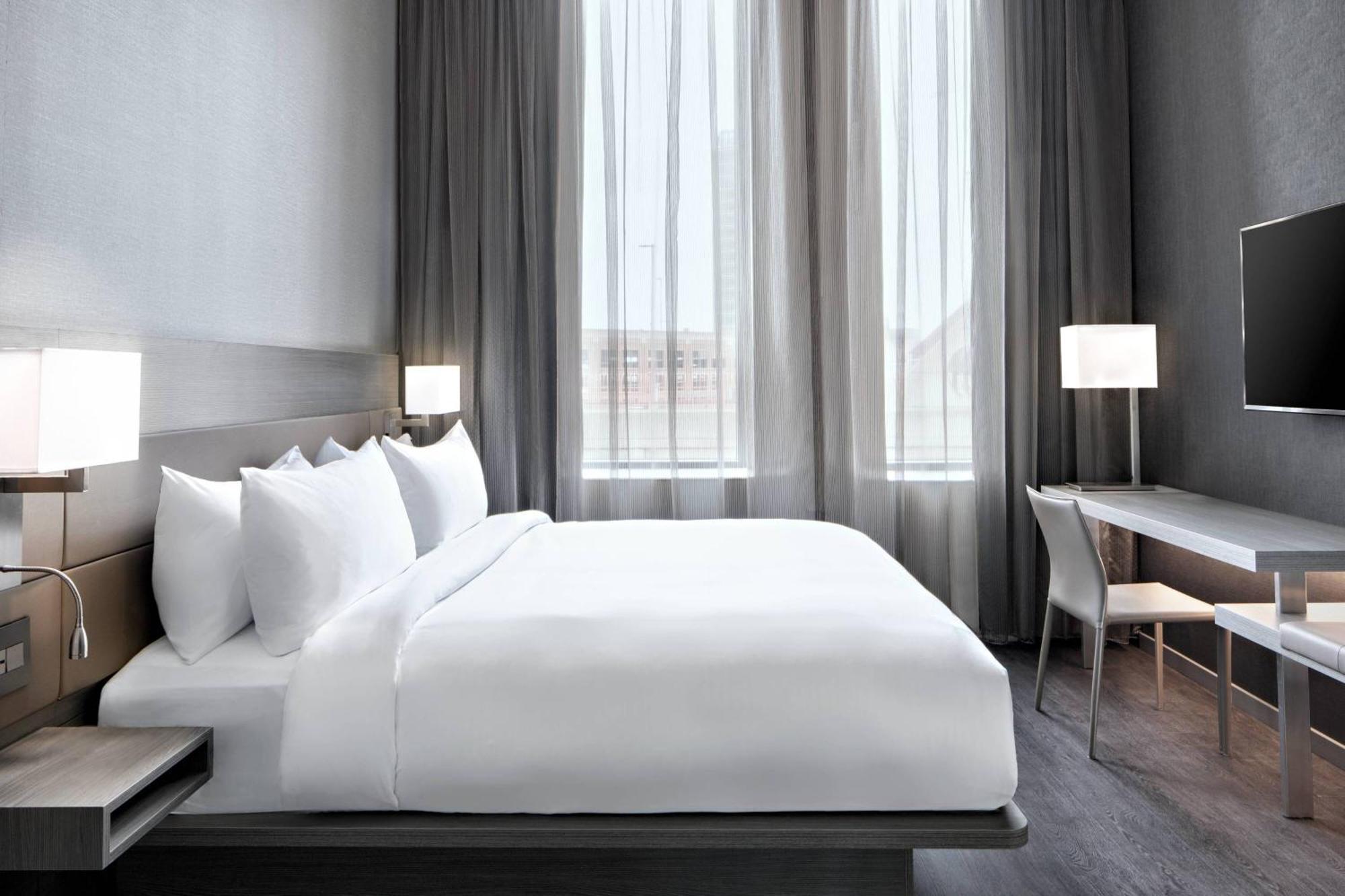 Ac Hotel By Marriott Grand Rapids Downtown Exterior photo